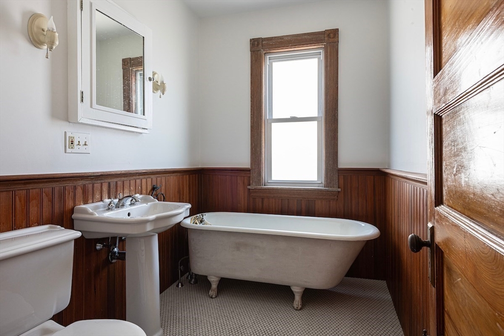 9 Charnwood Road, Unit 2 Somerville, MA 02144 - Photo 17 of 28 Gallery Image 17