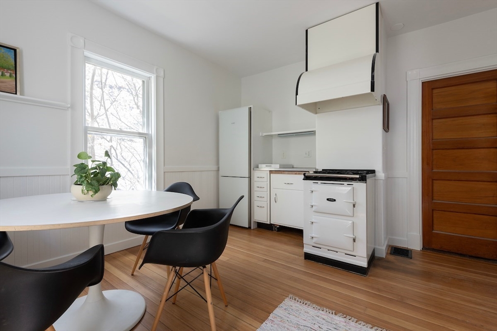 9 Charnwood Road, Unit 2 Somerville, MA 02144 - Photo 10 of 28 Gallery Image 10