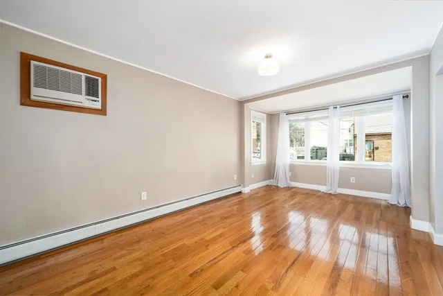 $3,000 | 46 East 16th Street, Unit A, Bayonne, NJ 07002