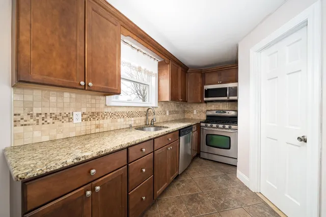 $3,000 | 46 East 16th Street, Unit A, Bayonne, NJ 07002