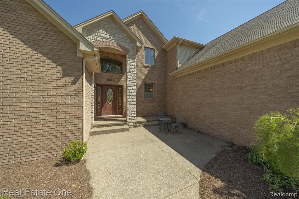 630 Lockmoore Court Rochester Hills, MI 48307 - Photo 5 of 65
