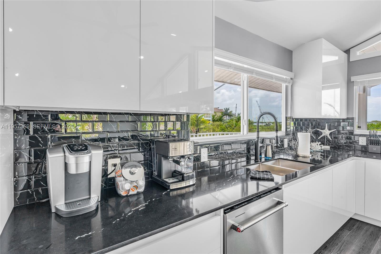 90 North Bounty Lane Key Largo, FL 33037 - Photo 4 of 39