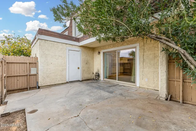 $1,885 | 8430 North 34th Drive, Phoenix, AZ 85051