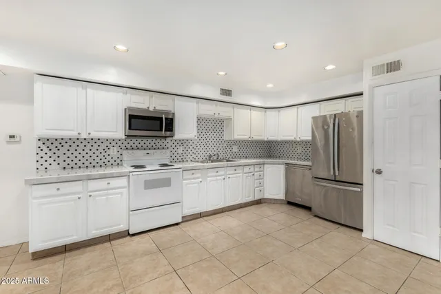 $1,885 | 8430 North 34th Drive, Phoenix, AZ 85051