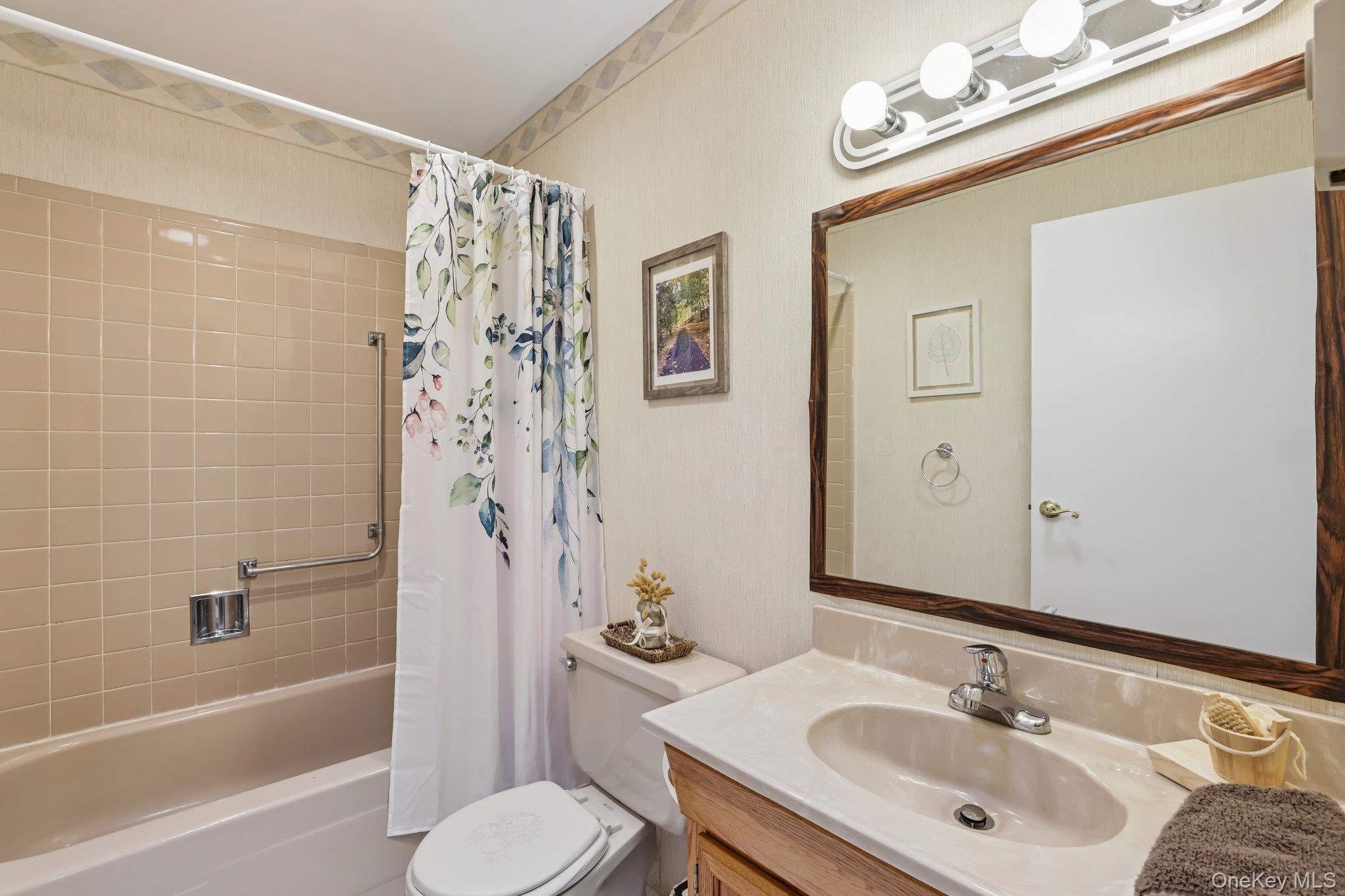 196 Newcastle Court, Unit C Ridge, NY 11961 - Photo 13 of 18