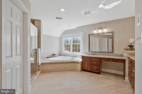 $1,575,000 | 5802 Ridings Manor Place, Centreville, VA 20120