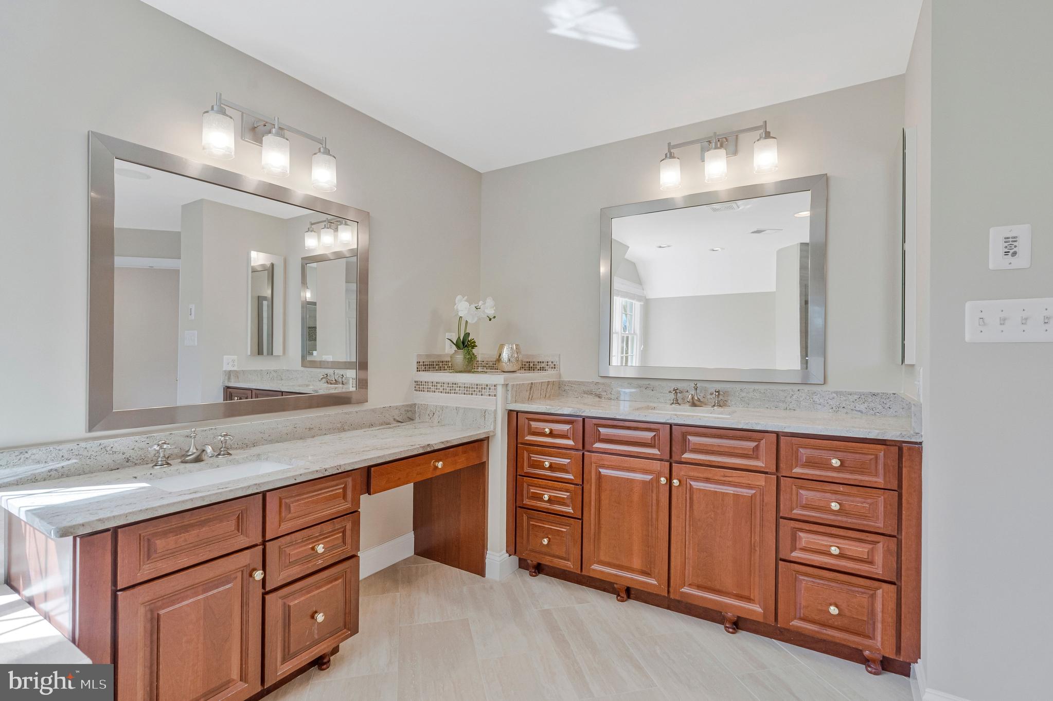 5802 Ridings Manor Place Centreville, VA 20120 - Photo 37 of 86 Double Vanity