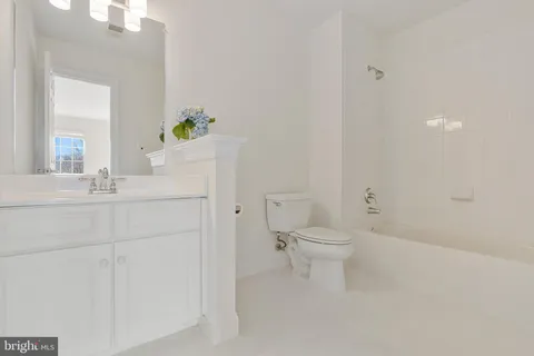 $1,575,000 | 5802 Ridings Manor Place, Centreville, VA 20120