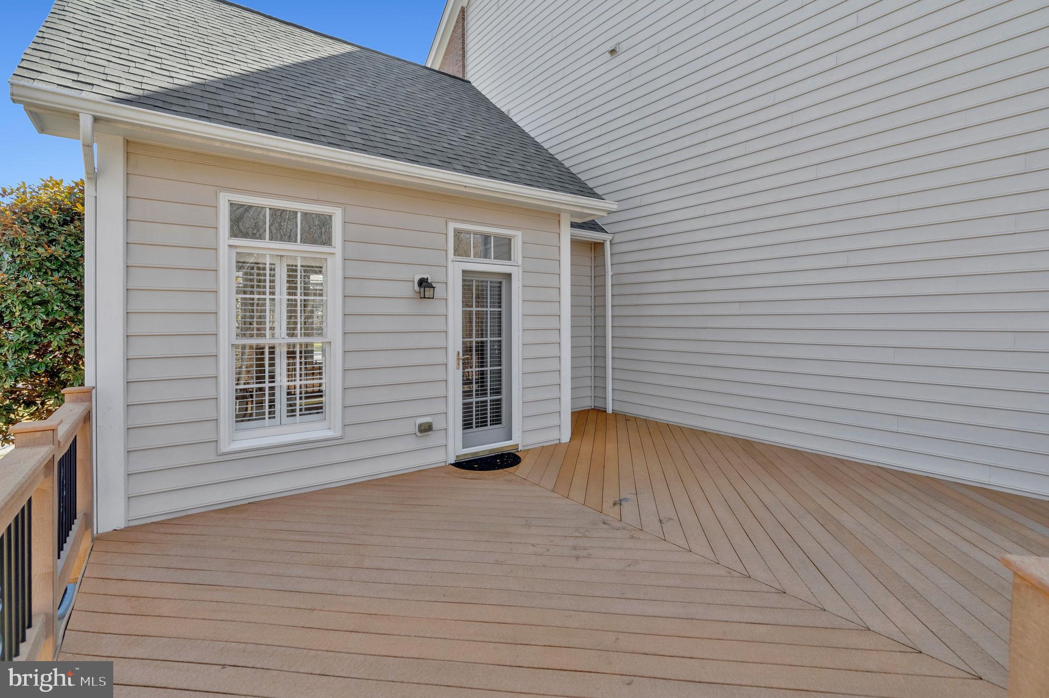 5802 Ridings Manor Place Centreville, VA 20120 - Photo 67 of 86 Outside the Conservatory