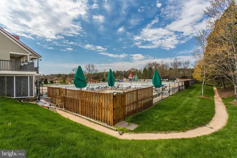 $1,575,000 | 5802 Ridings Manor Place, Centreville, VA 20120