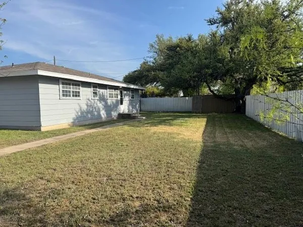 $107,500 | 15 Burleson Street, Eden, TX 76837