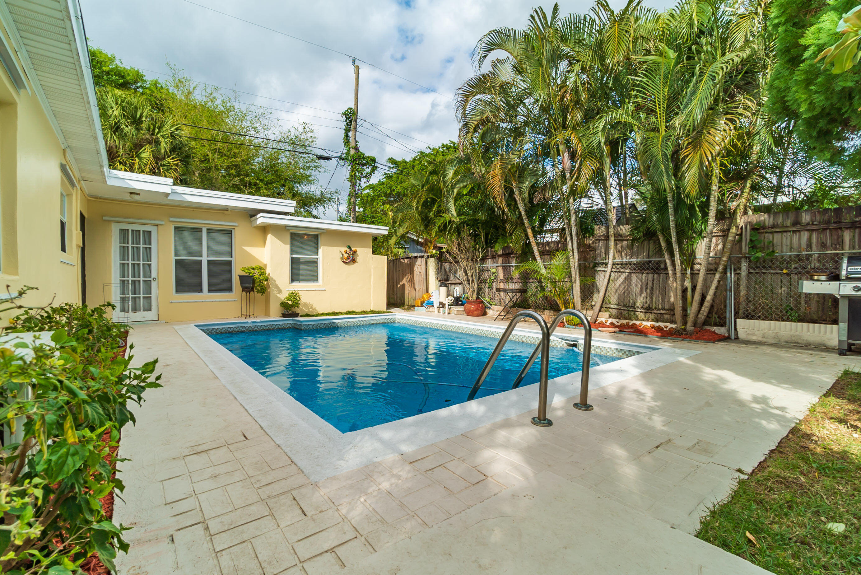 1901 Redbank Road North Palm Beach, FL 33408 - Photo 16 of 23 POOL