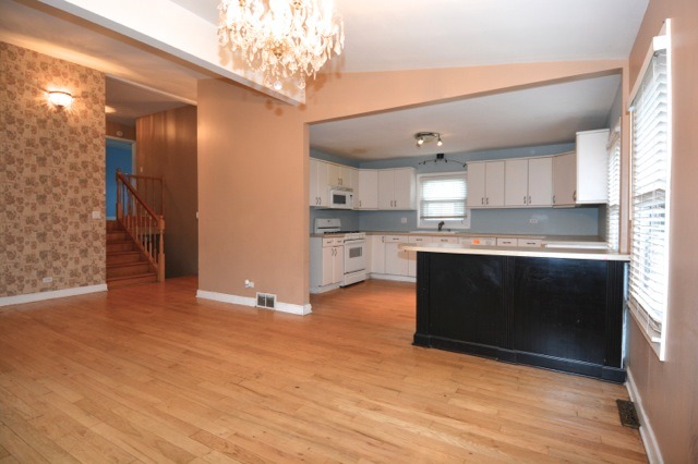 251 Red Oak Road Northbrook, IL 60062 - Photo 6 of 25