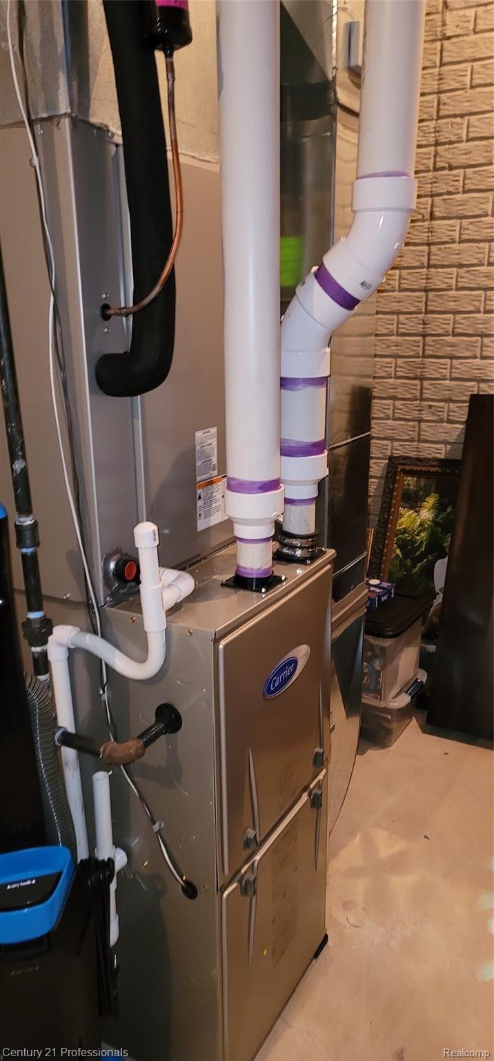 699 West Bluff Court Rochester, MI 48307 - Photo 41 of 42 New High Efficient Furnace and A/C in 2020