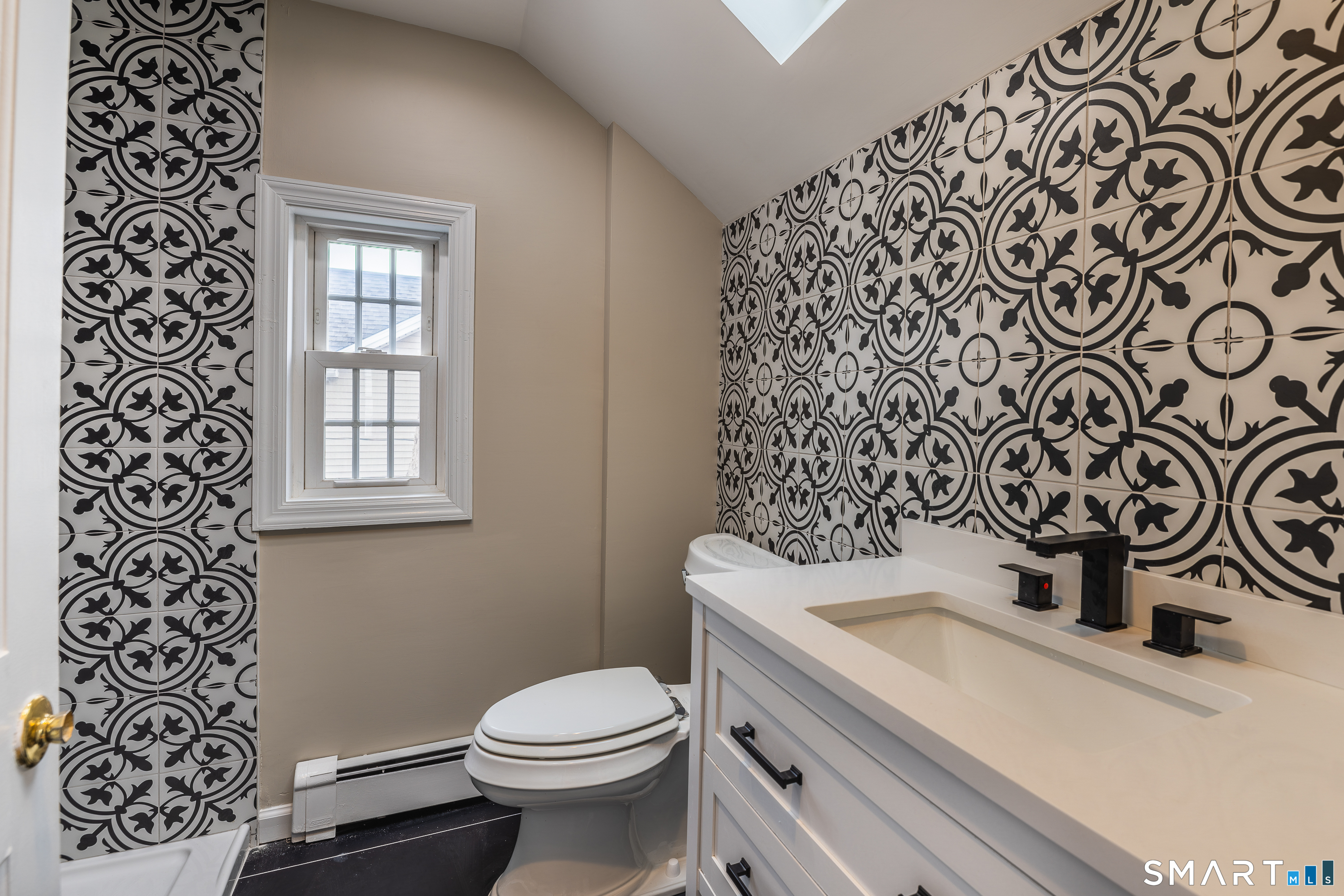 191 Anson Street Stratford, CT 06614 - Photo 13 of 40