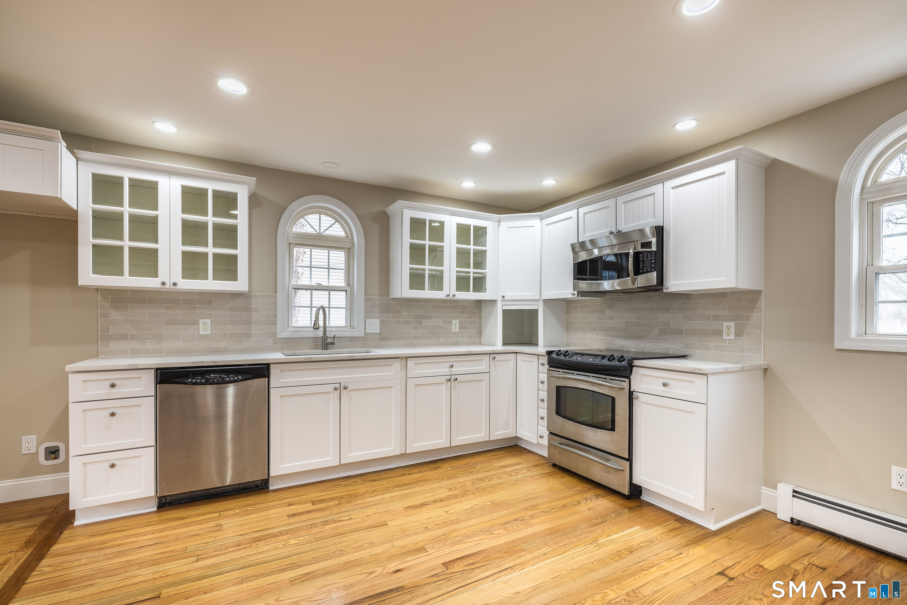 191 Anson Street Stratford, CT 06614 - Photo 4 of 40