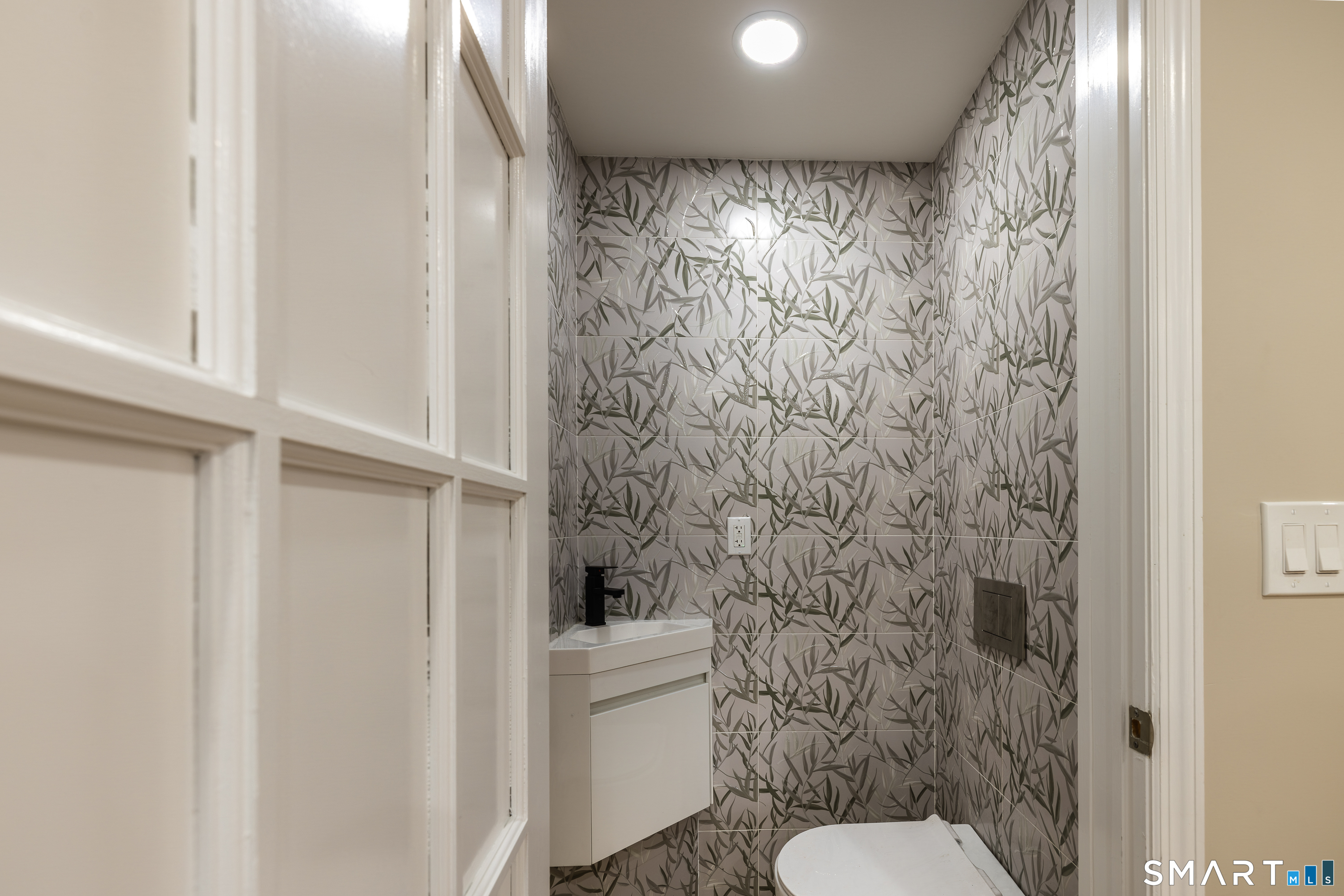 191 Anson Street Stratford, CT 06614 - Photo 7 of 40