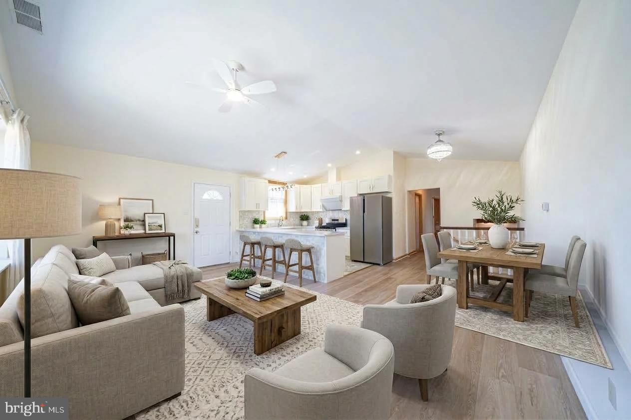 730 Charette Road Philadelphia, PA 19115 - Photo 3 of 16 Virtual Staging