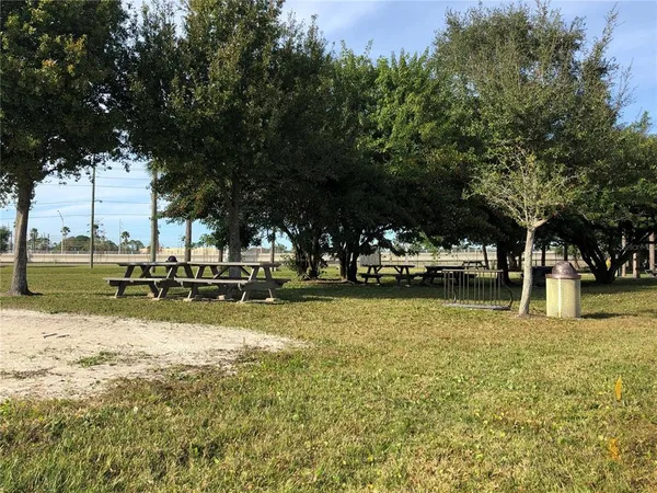 $1,800 | 1400 Gandy Boulevard North, Unit 903, St. Petersburg, FL 33702