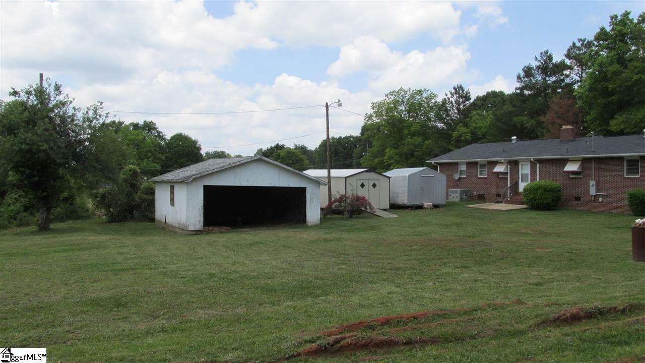 1122 Broadway Lake Road Anderson, SC 29621 - Photo 4 of 13 Gallery Image 4