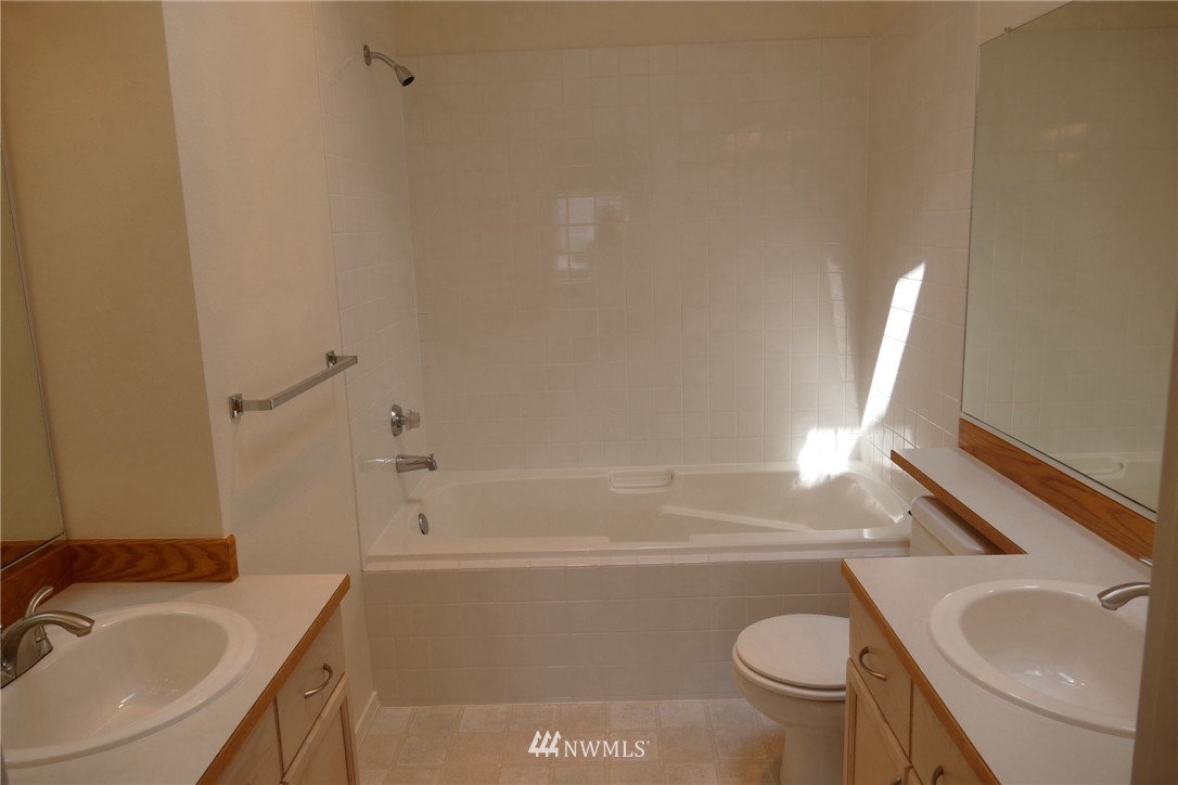 22617 4th Avenue West, Unit 106 Bothell, WA 98021 - Photo 15 of 17 Gallery Image 15