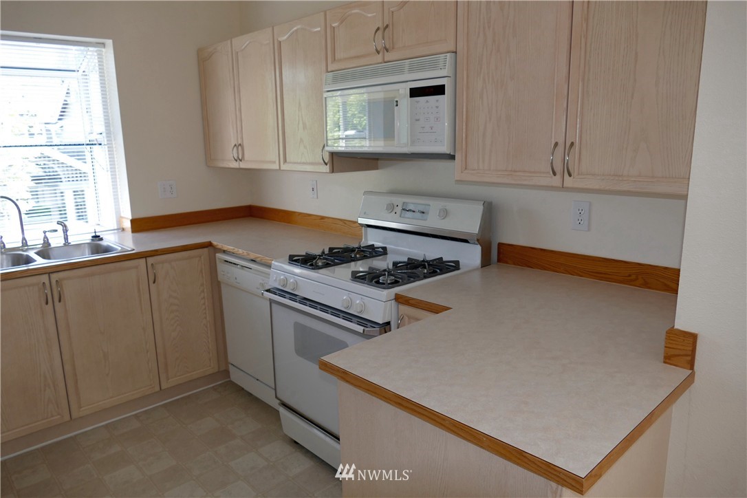22617 4th Avenue West, Unit 106 Bothell, WA 98021 - Photo 9 of 17 Gallery Image 9