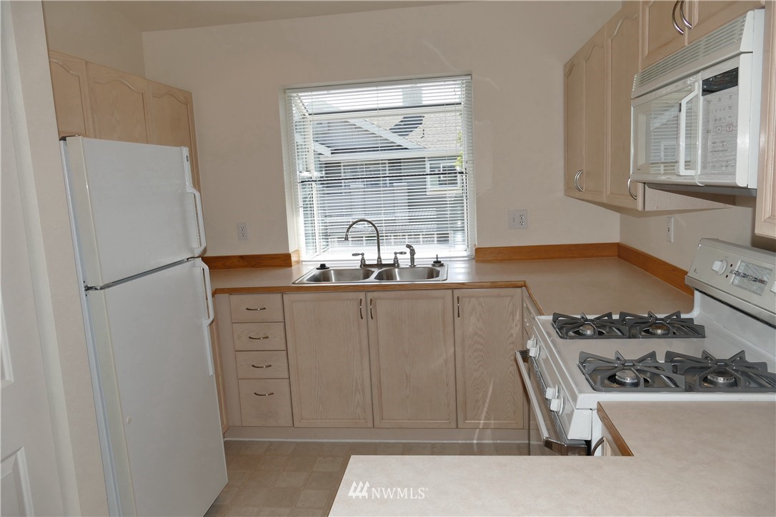 22617 4th Avenue West, Unit 106 Bothell, WA 98021 - Photo 10 of 17 Gallery Image 10