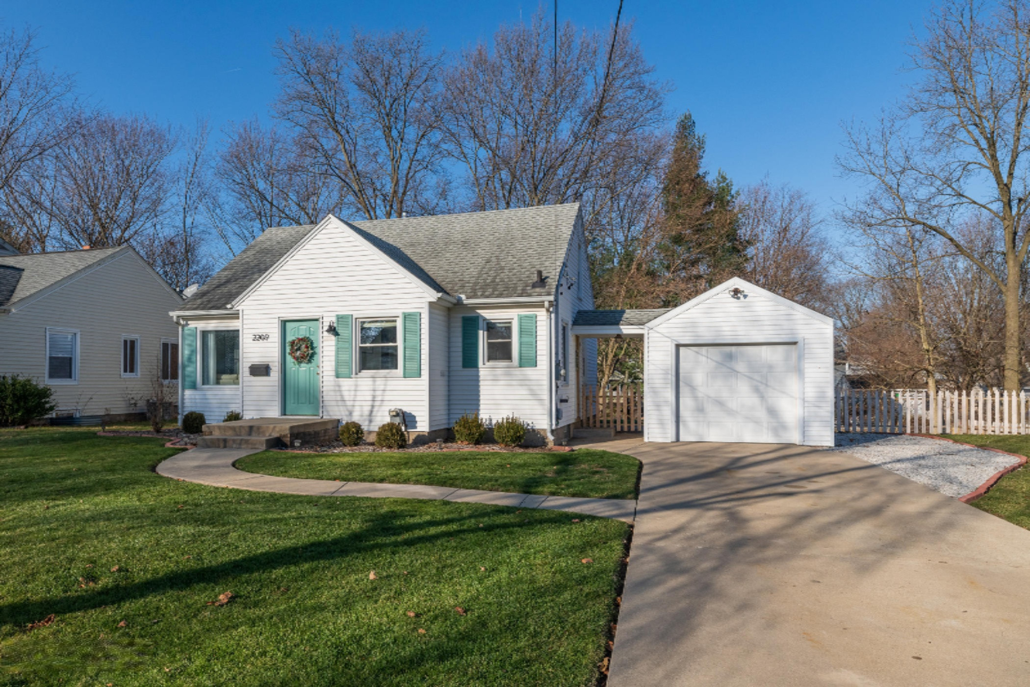 2209 Paddington Road Kalamazoo, MI 49001 - Photo 1 of 53 2209 Paddington-1