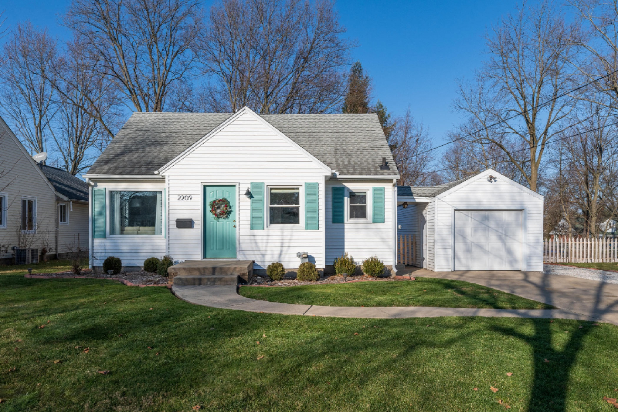 2209 Paddington Road Kalamazoo, MI 49001 - Photo 2 of 53 2209 Paddington-2