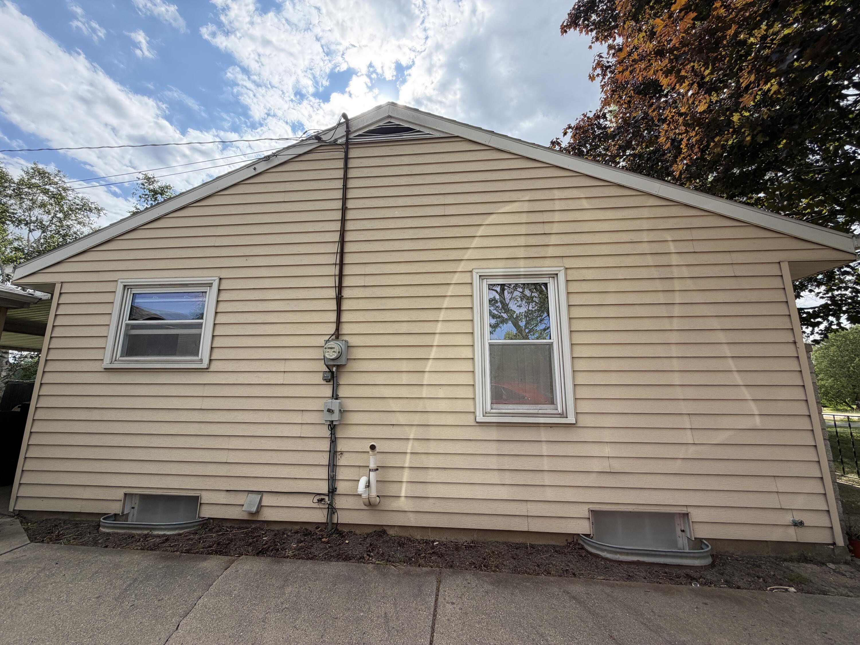 5713 West Calumet Road Milwaukee, WI 53223 - Photo 6 of 90 IMG_6572