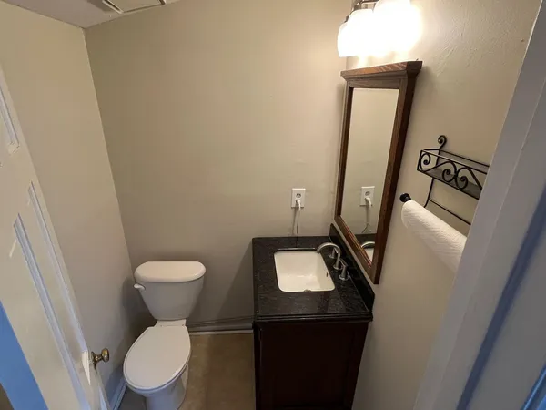 $700 | 2311 Colonial Avenue Southwest, Unit SUITE C, Roanoke, VA 24015