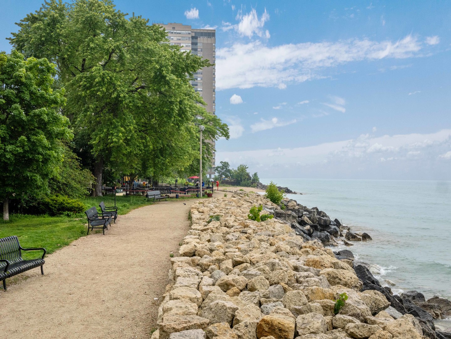 6171 North Sheridan Road, Unit 1803 Chicago, IL 60660 - Photo 18 of 24 Gallery Image 18