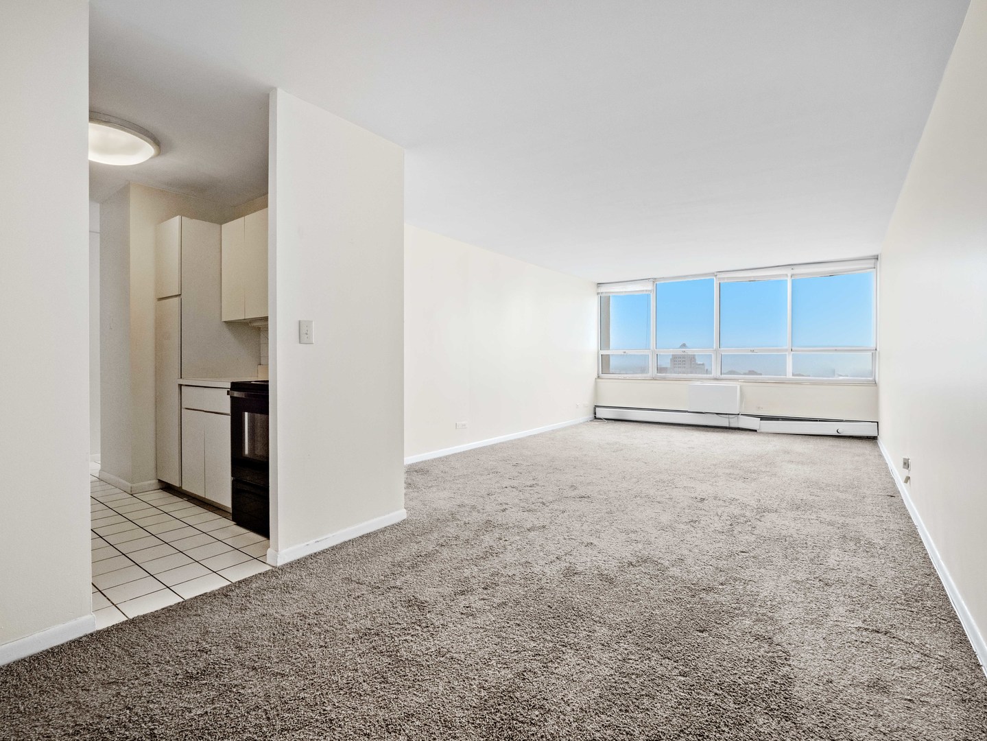 6171 North Sheridan Road, Unit 1803 Chicago, IL 60660 - Photo 5 of 24 Gallery Image 5