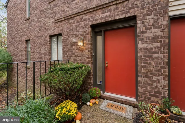 $2,350 | 204 Mountainview Drive, Unit 204, Chesterbrook, PA 19087
