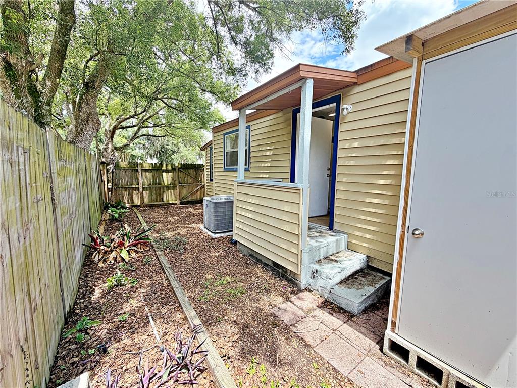 2400 Shannon Road Orlando, FL 32806 - Photo 11 of 18