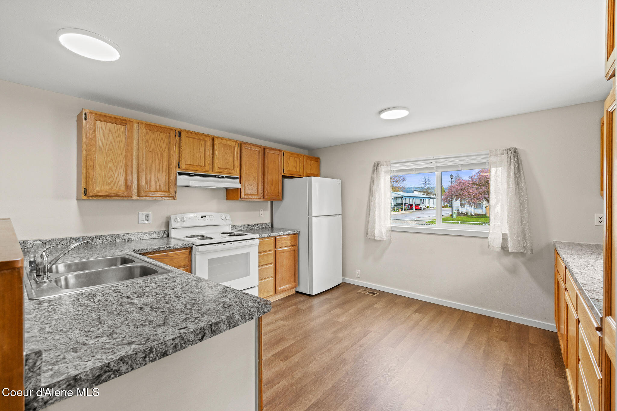 2907 North Howard Street Coeur D'Alene, ID 83815 - Photo 6 of 27 17_SelkirkMedia