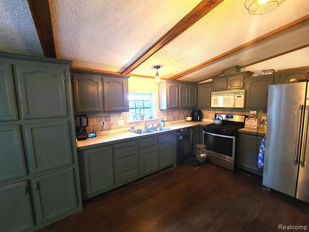 6725 Townsend Road Applegate, MI 48401 - Photo 4 of 32
