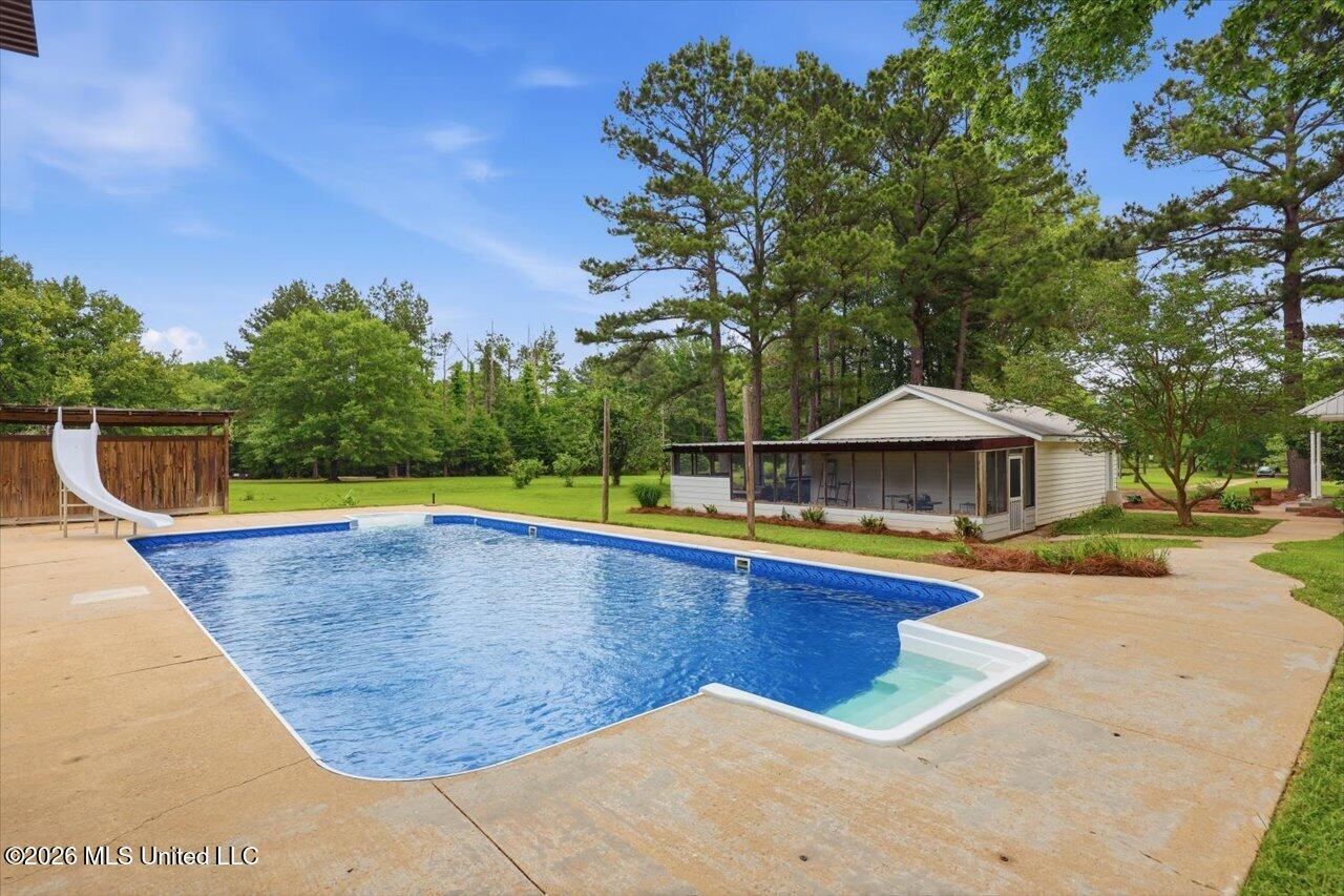 327 Clarkdell Road Canton, MS 39046 - Photo 3 of 91 61-327 Clarkdell Rd _ Hometoursms.com