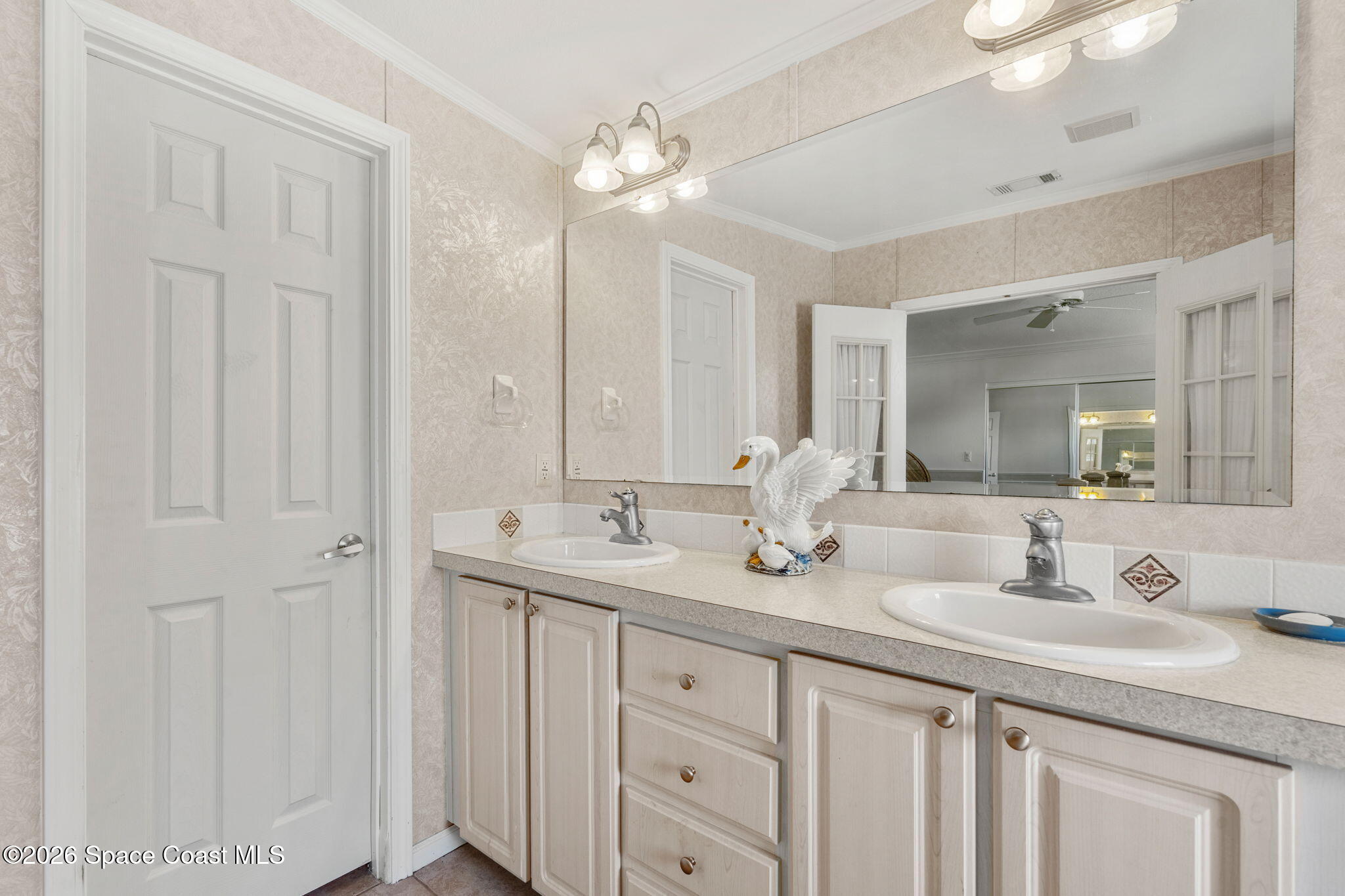 7505 Agawam Road Micco, FL 32976 - Photo 40 of 47 Primary Bathroom