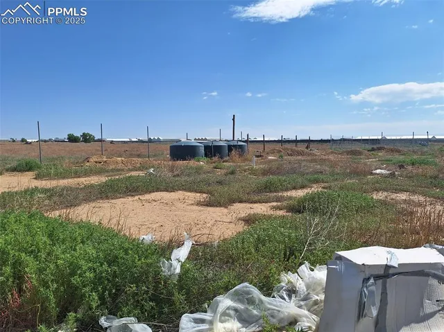 a view of a building with an outdoor space