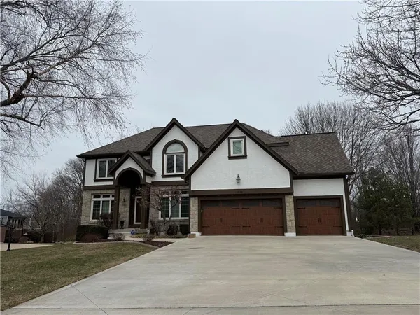 $900,000 | 3036 Southwest Pergola View, Lee's Summit, MO 64081
