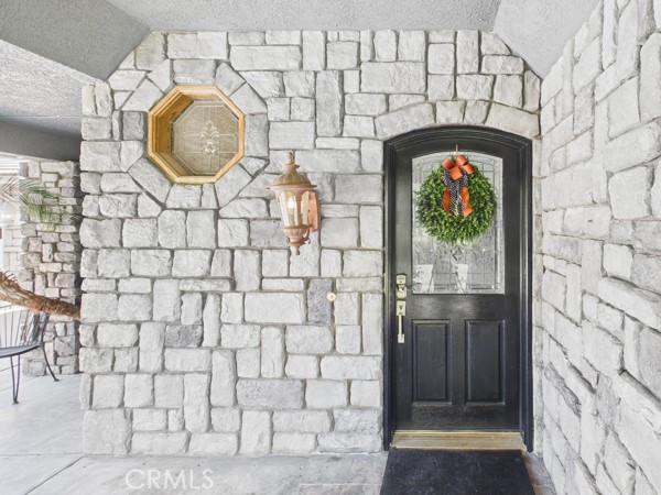 9050 Hunt Road Corona, CA 92883 - Photo 5 of 47