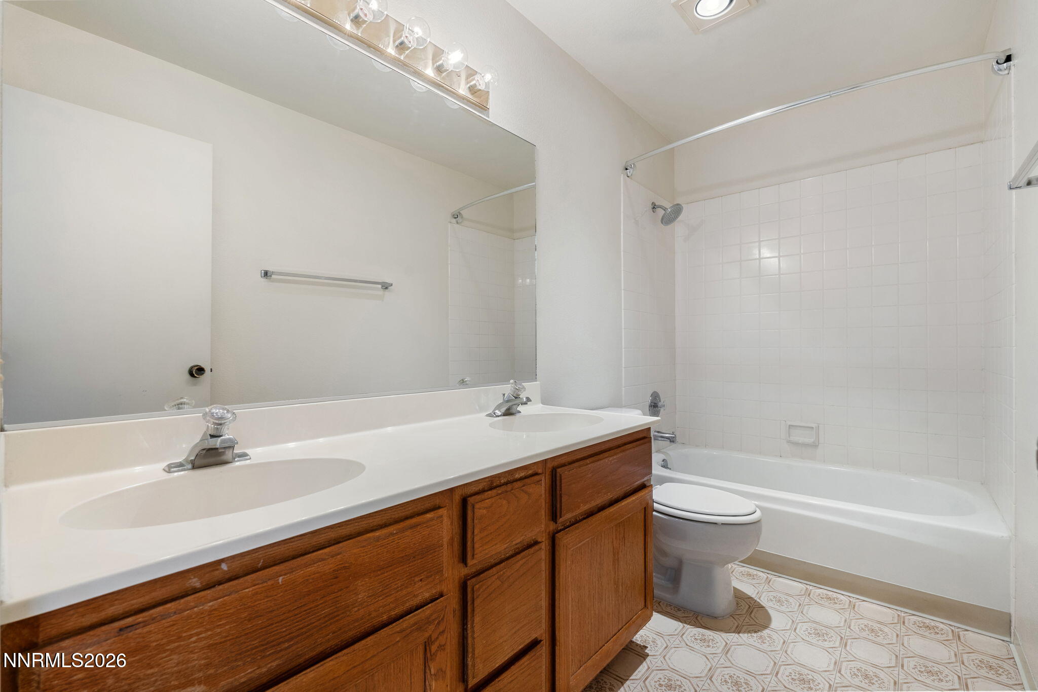 3959 Kings Row Reno, NV 89503 - Photo 15 of 26 Primary Bathroom