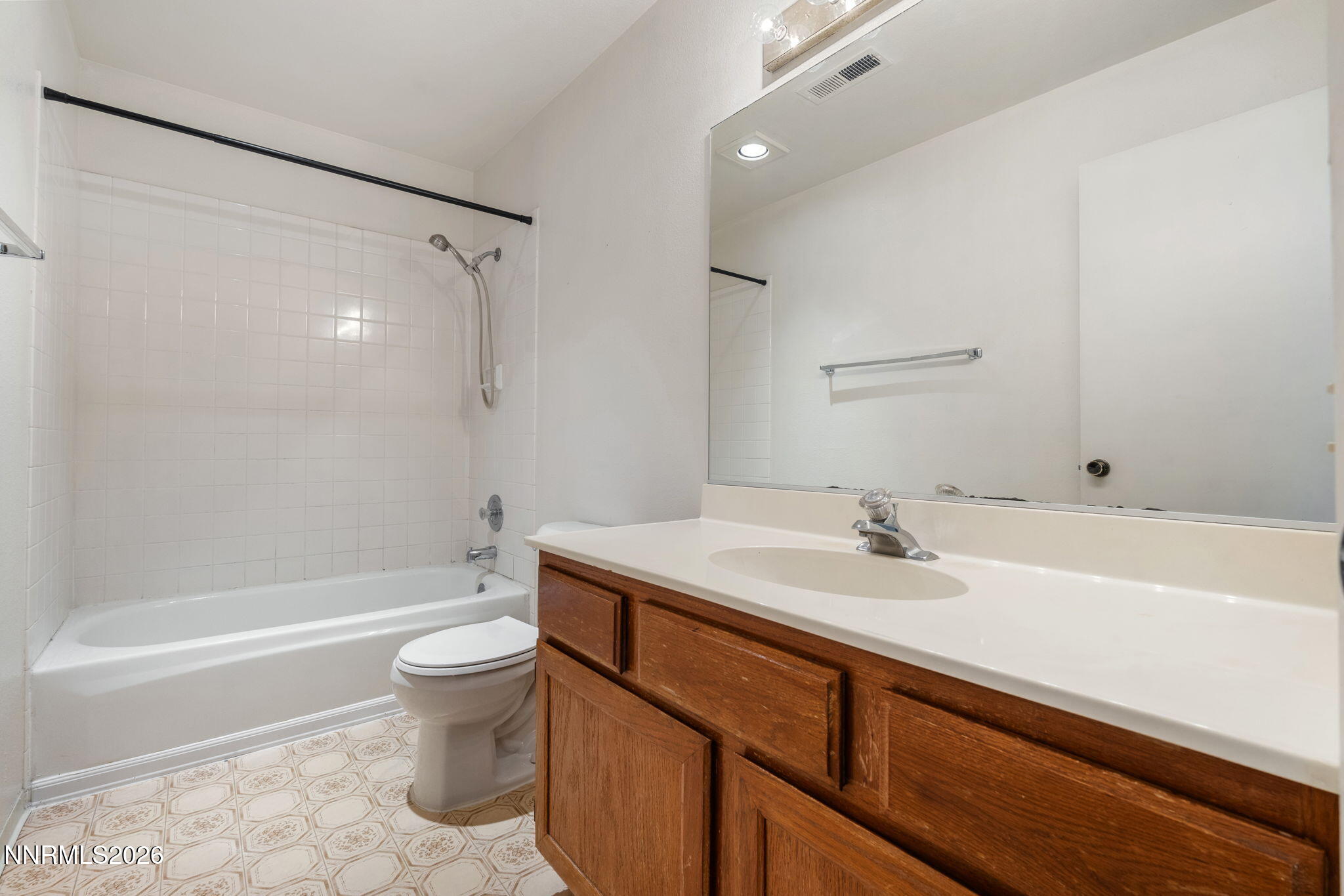 3959 Kings Row Reno, NV 89503 - Photo 20 of 26 Bathroom