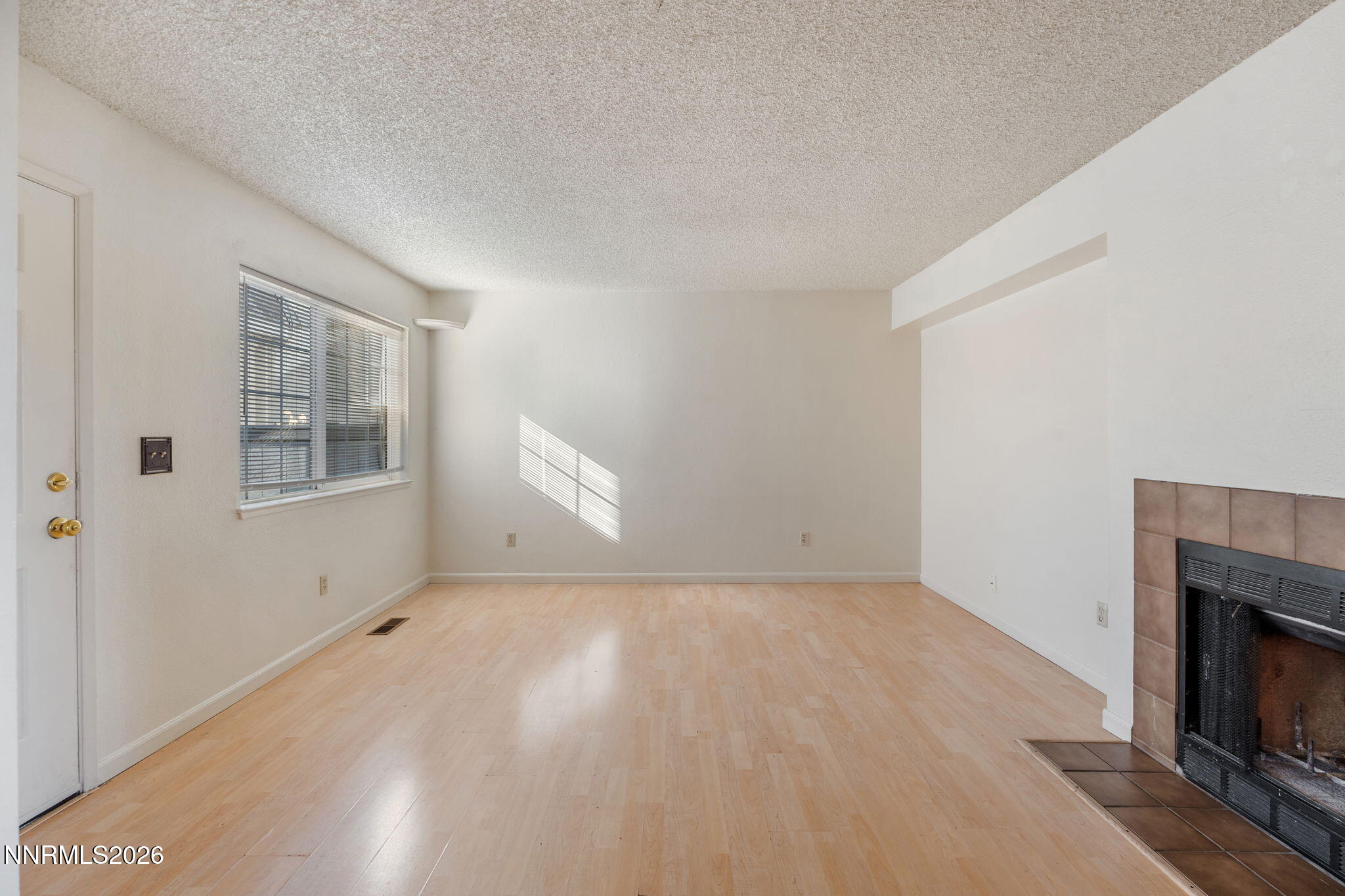 3959 Kings Row Reno, NV 89503 - Photo 4 of 26 Living Room