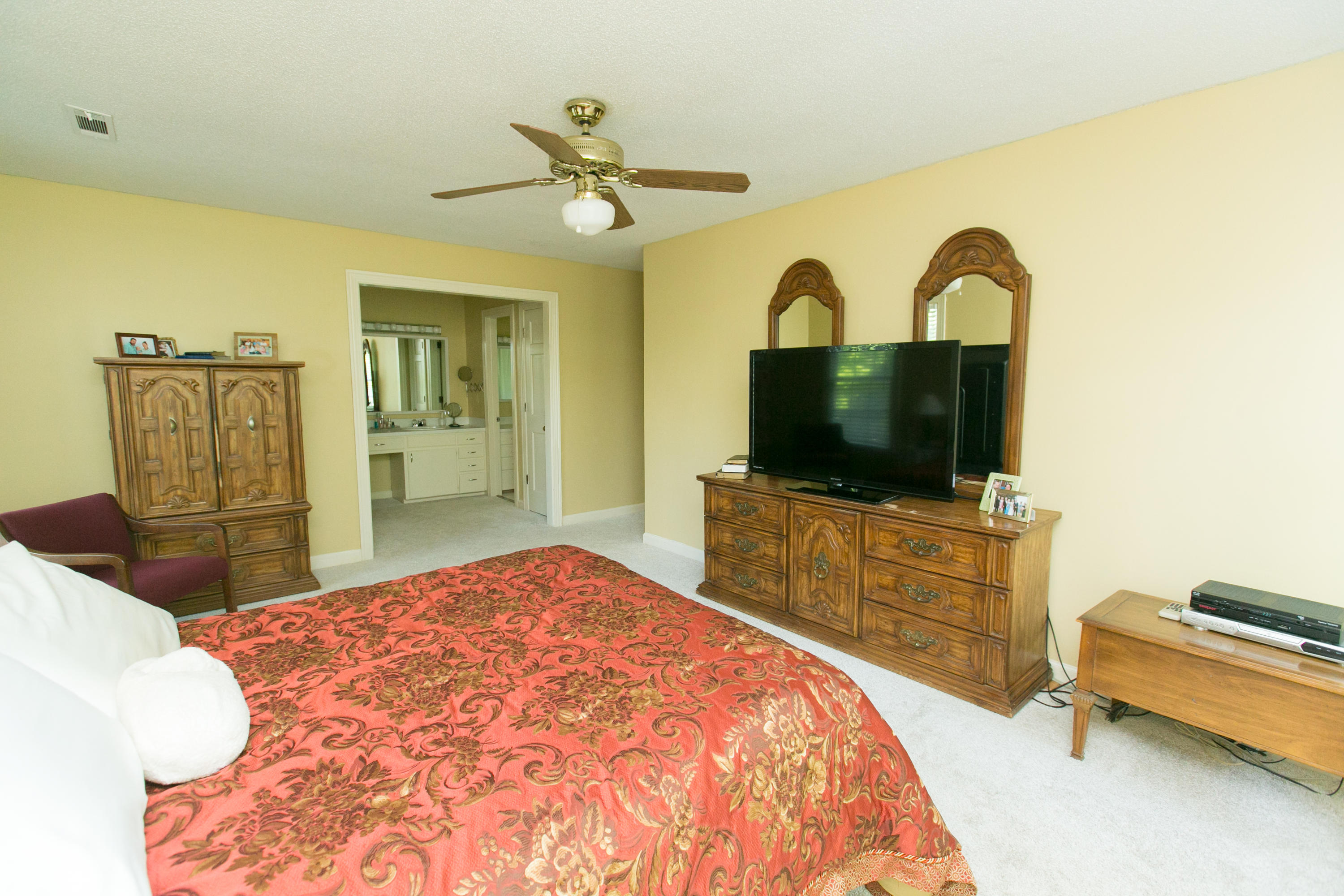 686 Lk Pt Road Mount Pleasant, SC 29464 - Photo 34 of 37 686 Lake Point-34
