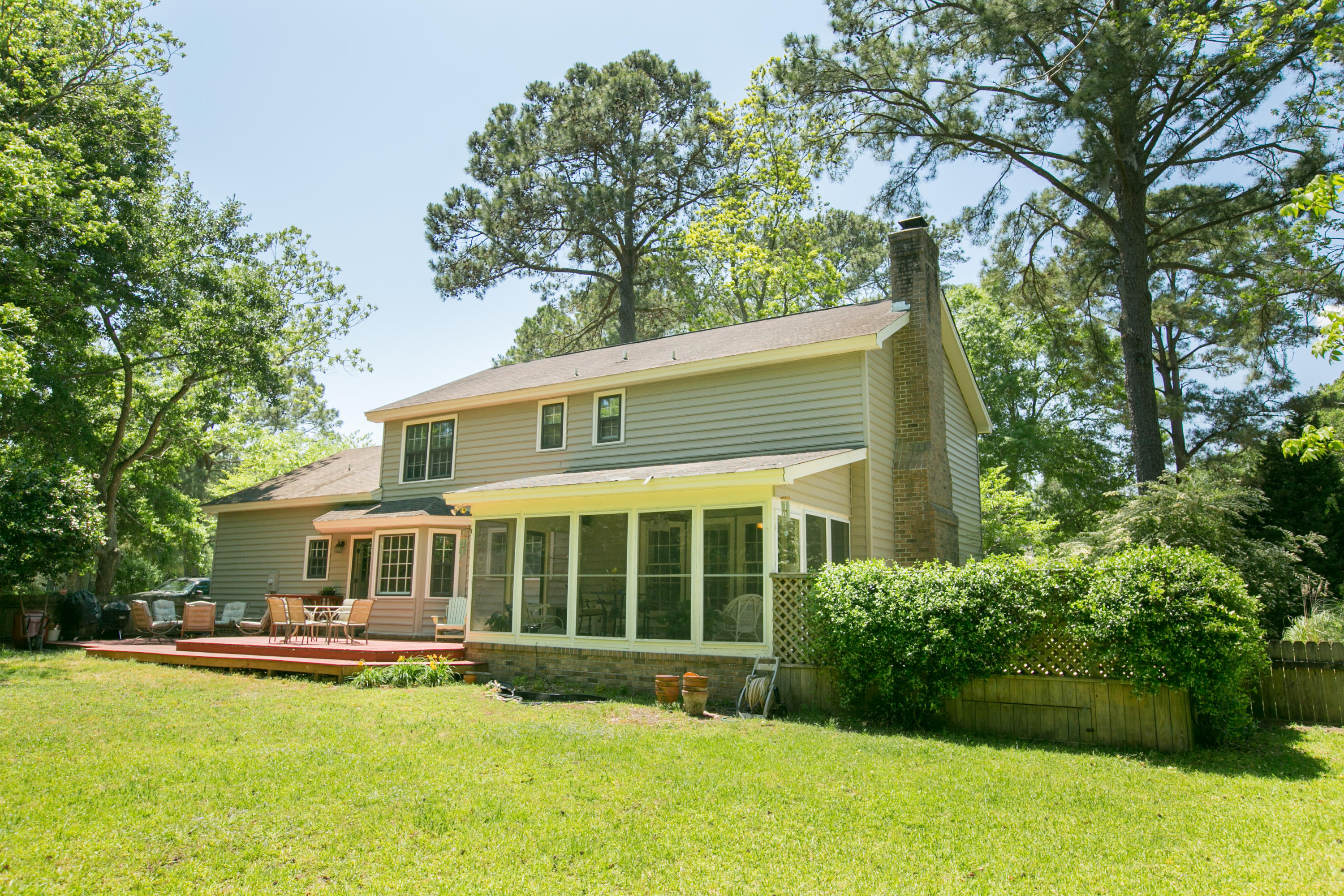 686 Lk Pt Road Mount Pleasant, SC 29464 - Photo 8 of 37 686 Lake Point-8