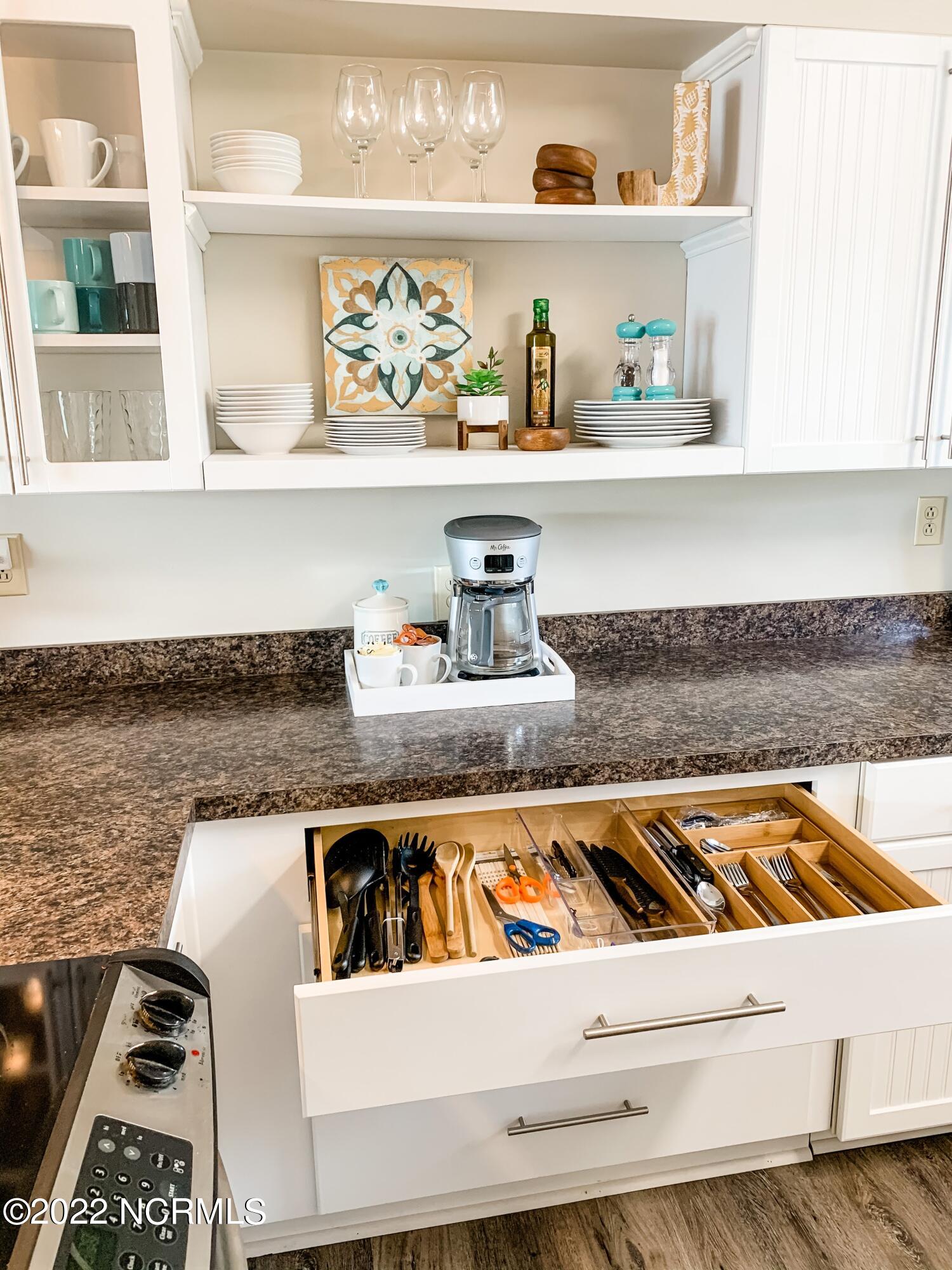 2114 Harbourside Drive New Bern, NC 28560 - Photo 5 of 34 IMG_8377