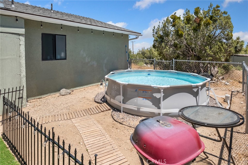 565 Juniper Road Pinon Hills, CA 92372 - Photo 17 of 28