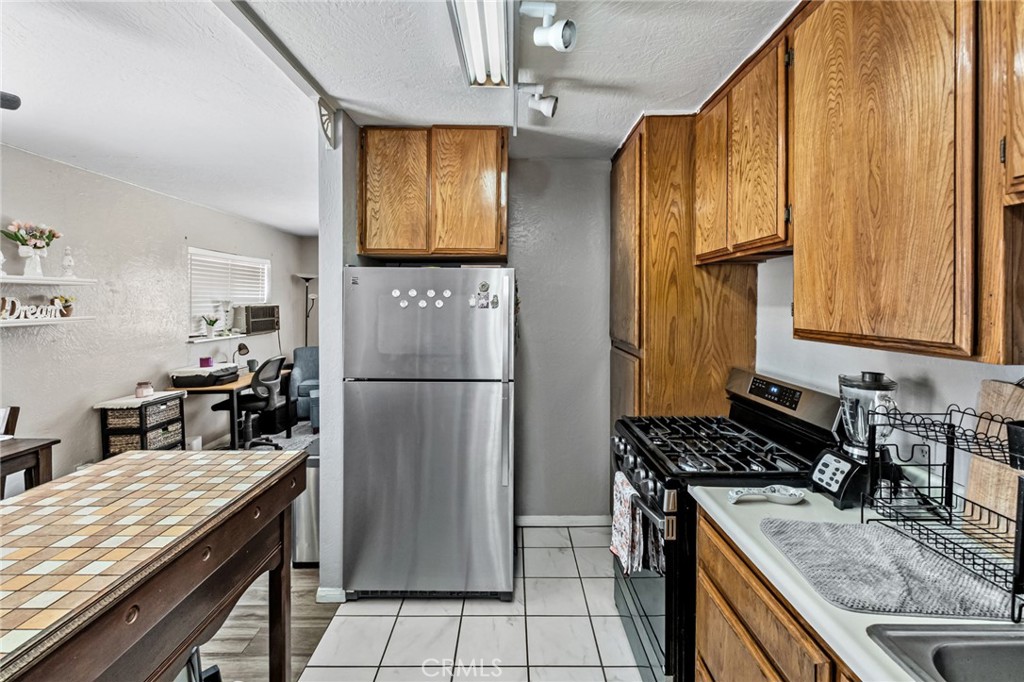 565 Juniper Road Pinon Hills, CA 92372 - Photo 6 of 28